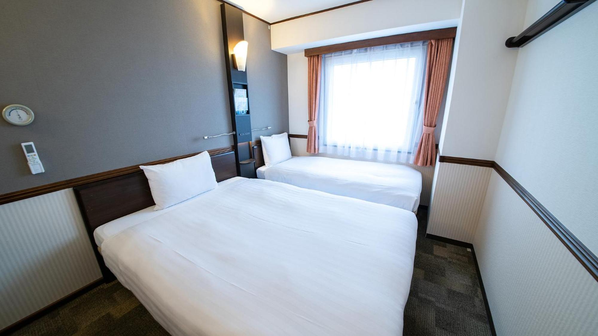 Toyoko Inn Fukushima Eki Nishi Guchi Zimmer foto