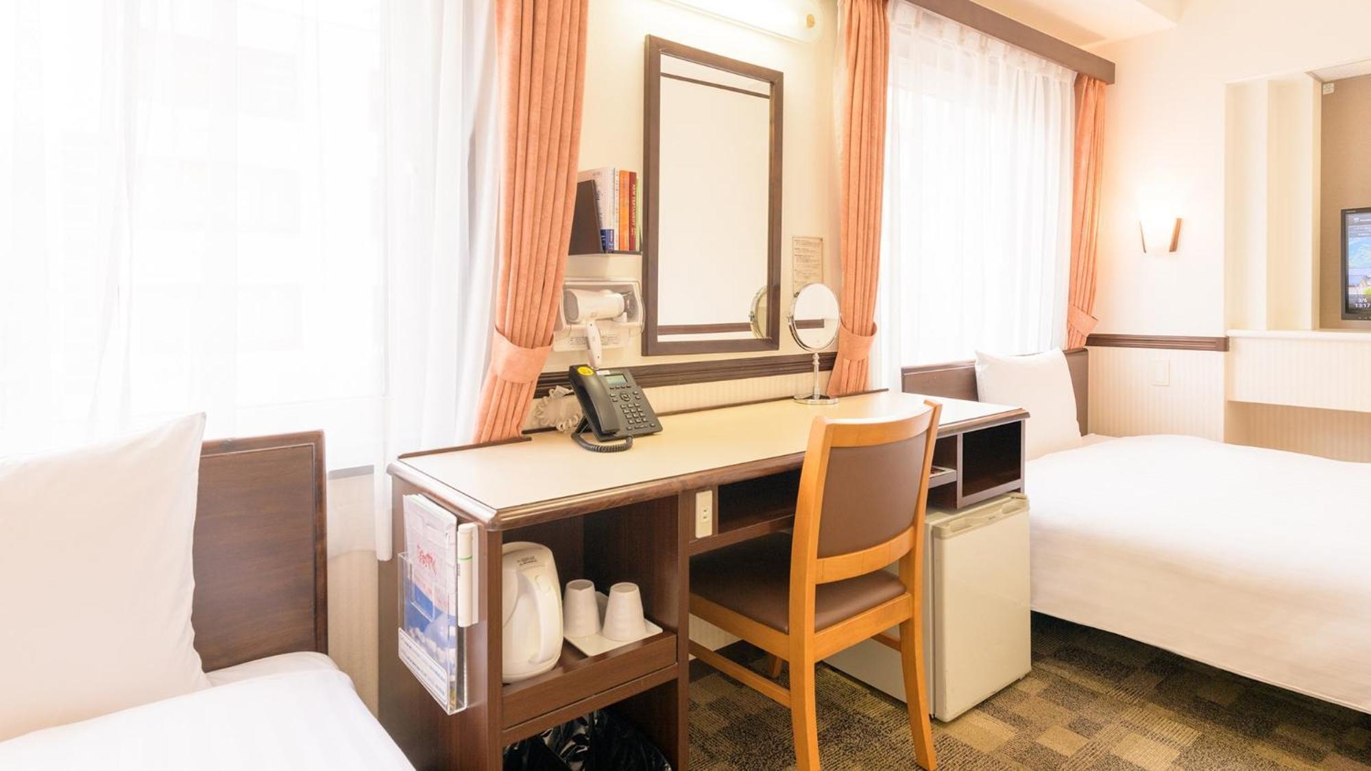 Toyoko Inn Fukushima Eki Nishi Guchi Zimmer foto